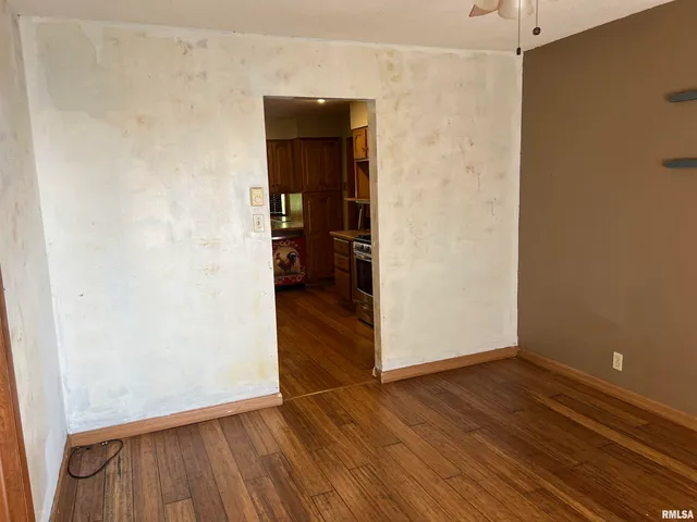 $200,000 | 1940 Midway Road, Murrayville, IL 62668