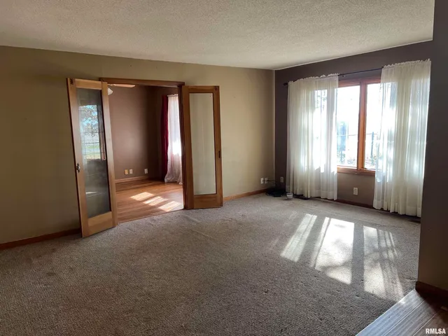 $200,000 | 1940 Midway Road, Murrayville, IL 62668