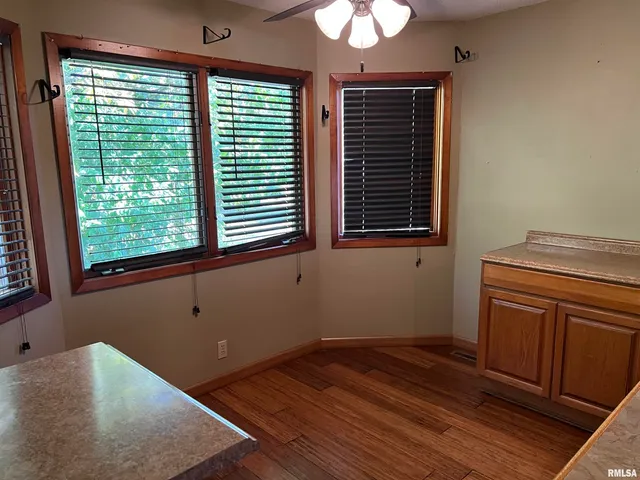 $200,000 | 1940 Midway Road, Murrayville, IL 62668