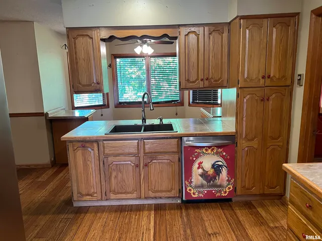 $200,000 | 1940 Midway Road, Murrayville, IL 62668