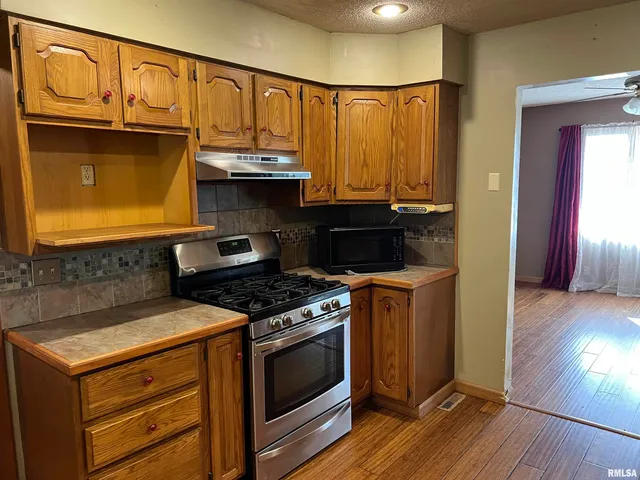 $200,000 | 1940 Midway Road, Murrayville, IL 62668