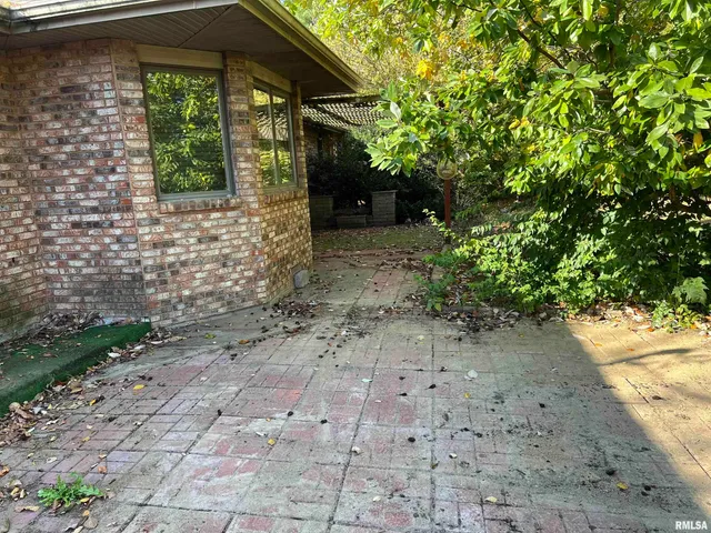 $200,000 | 1940 Midway Road, Murrayville, IL 62668