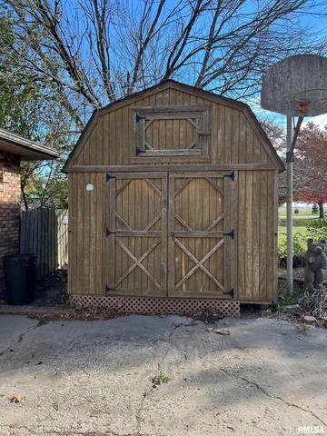 $200,000 | 1940 Midway Road, Murrayville, IL 62668