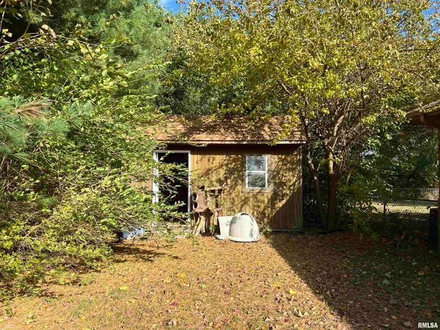 $200,000 | 1940 Midway Road, Murrayville, IL 62668