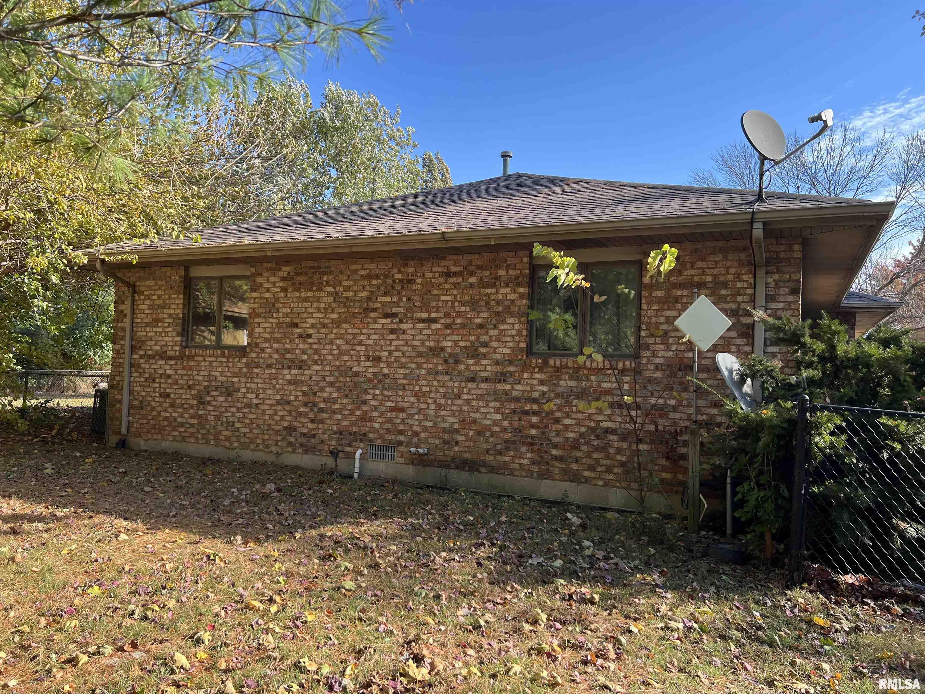 1940 Midway Road Murrayville, IL 62668 - Photo 4 of 39