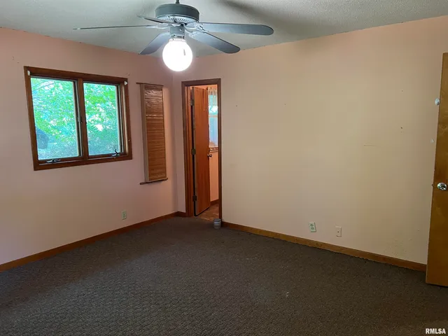 $200,000 | 1940 Midway Road, Murrayville, IL 62668