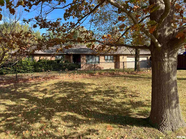 $200,000 | 1940 Midway Road, Murrayville, IL 62668