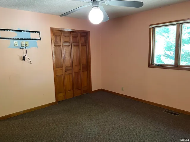 $200,000 | 1940 Midway Road, Murrayville, IL 62668