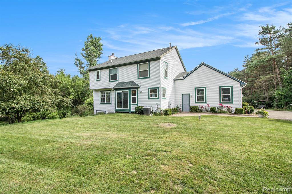 10448 Faussett Road Fenton, MI 48430 - Photo 16 of 29