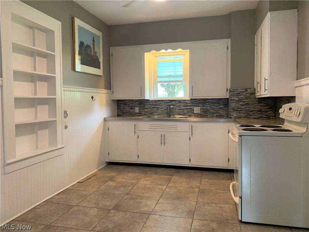 865 Tibbetts Wick Road Girard, OH 44420 - Photo 11 of 30