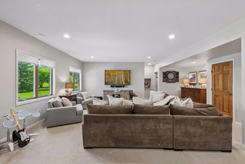 $950,000 | 1800 Carriage Drive, Victoria, MN 55386