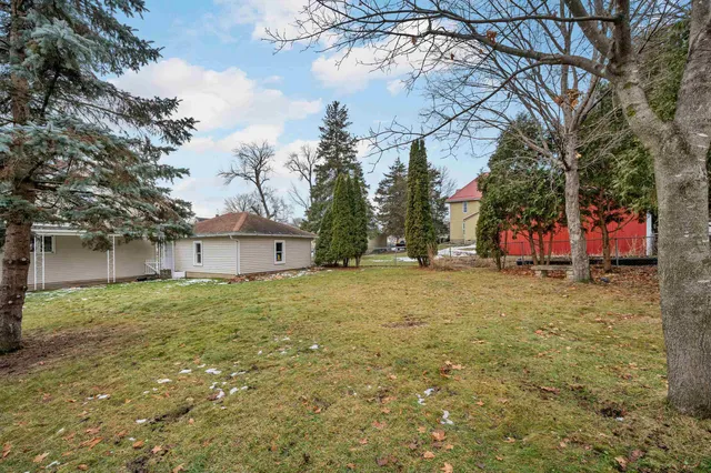 $220,000 | 205 West Cherry Street, Fox Lake, WI 53933