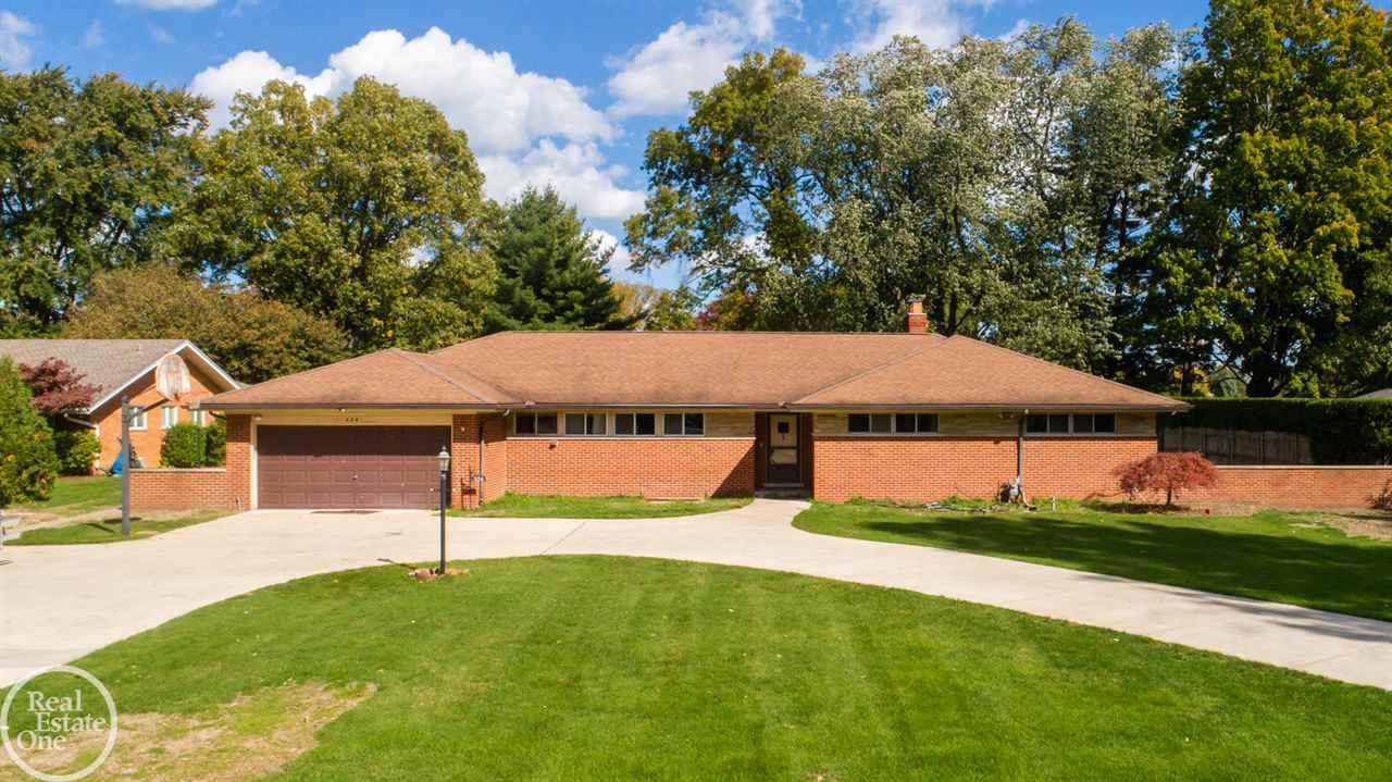 324 Moross Road Grosse Pointe Farms, MI 48236 - Photo 1 of 47
