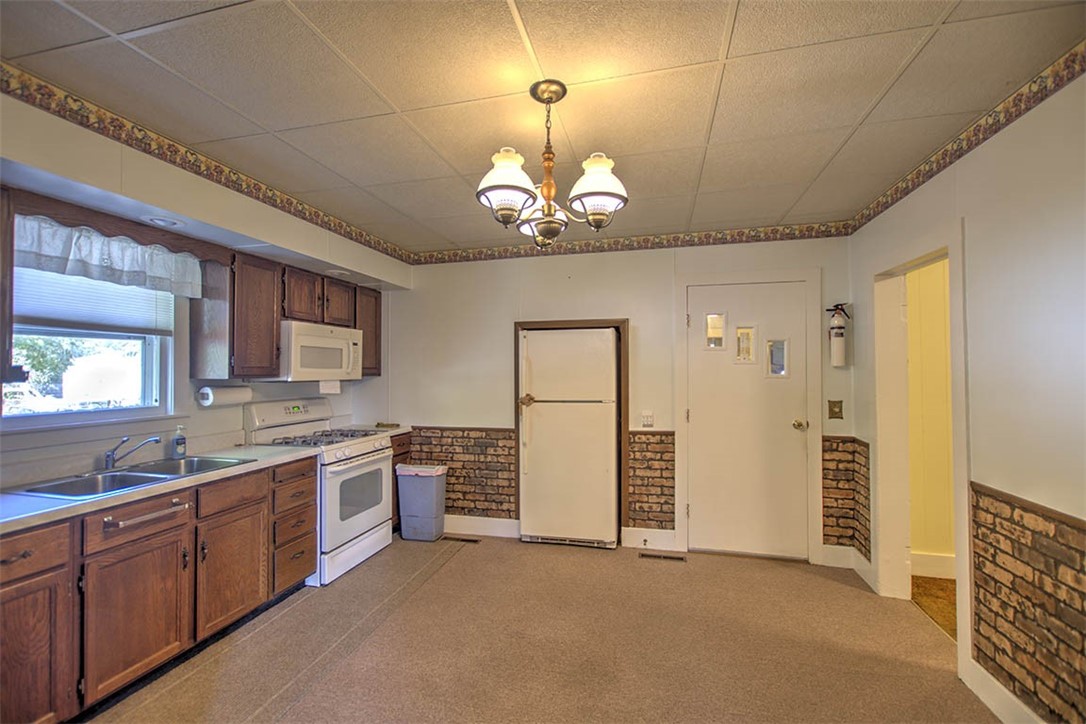 426 West Springfield Road Lovington, IL 61937 - Photo 12 of 26 Gallery Image 12
