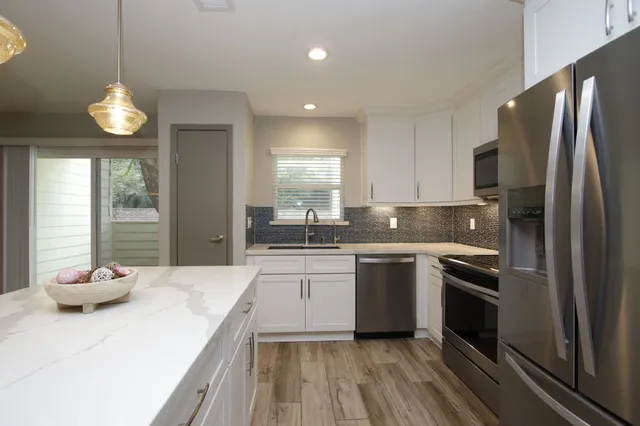 $174,000 | 14555 Wunderlich Drive, Unit 3415, Houston, TX 77069