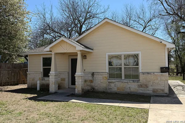 $1,650 | 220 Hansford Street, San Antonio, TX 78210