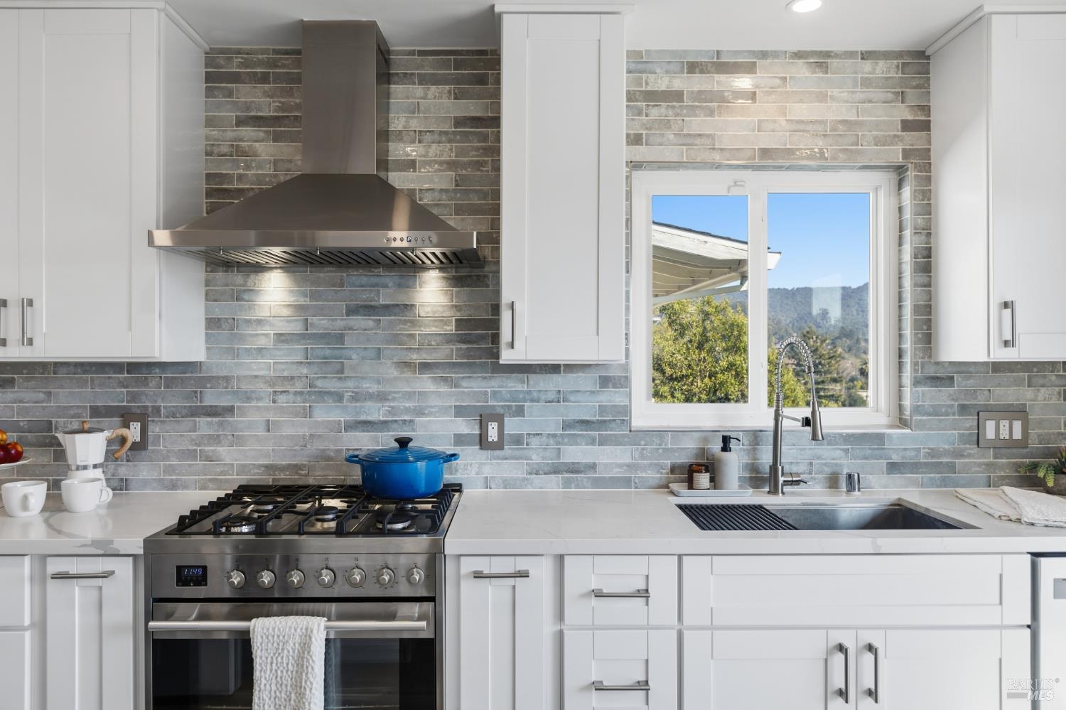 1422 Nye Street San Rafael, CA 94901 - Photo 15 of 65