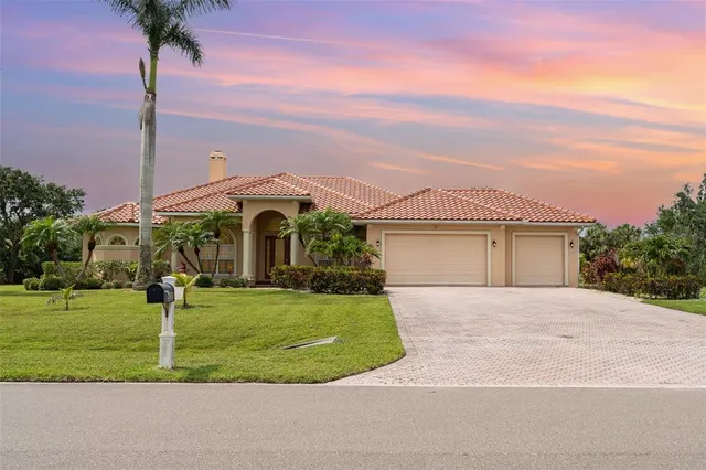 $949,999 | 6120 9th Ave Circle Northeast, Bradenton, FL 34212