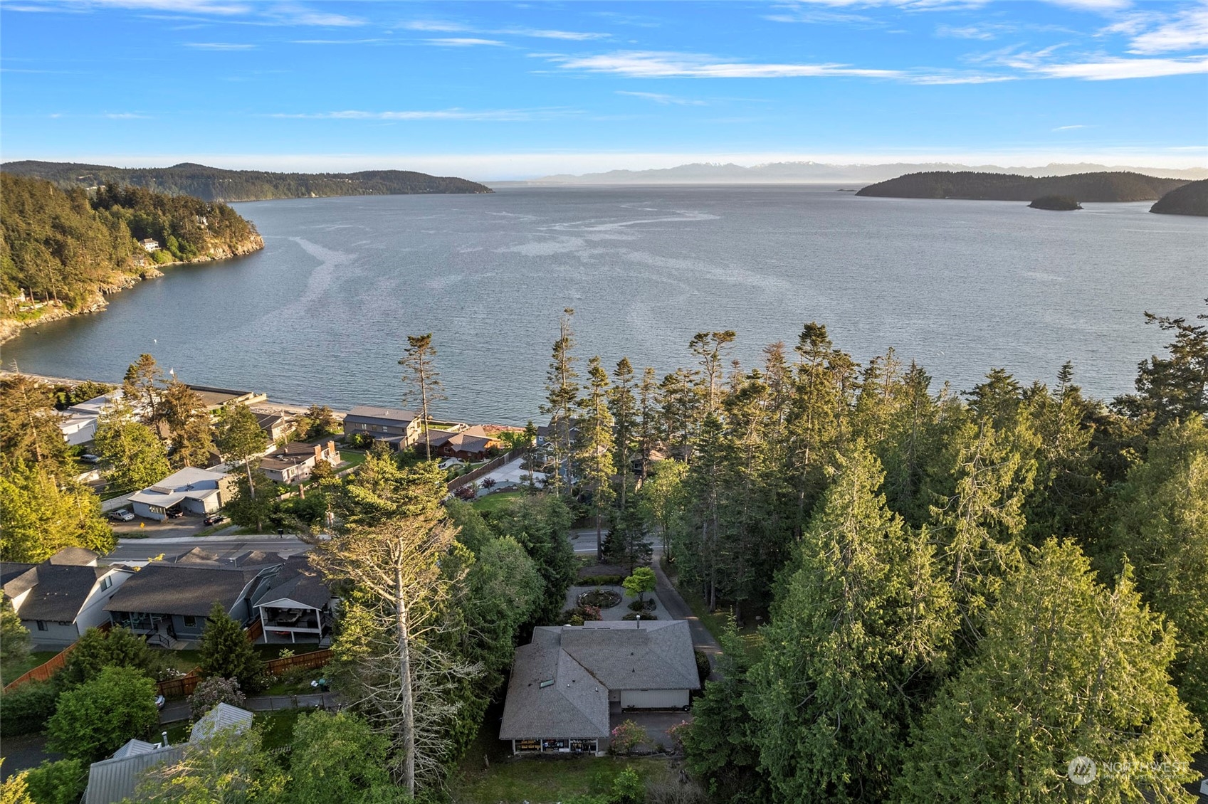 4708 Anaco Beach Road Anacortes, WA 98221 - Photo 2 of 40 Gallery Image 2