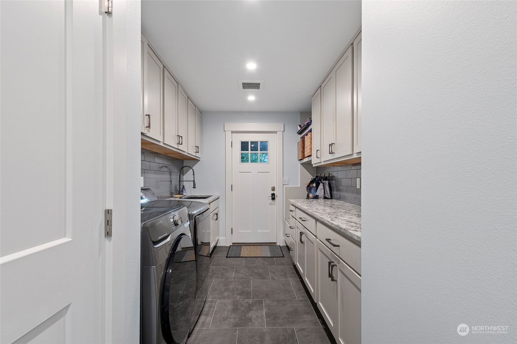 4708 Anaco Beach Road Anacortes, WA 98221 - Photo 24 of 40 Gallery Image 24