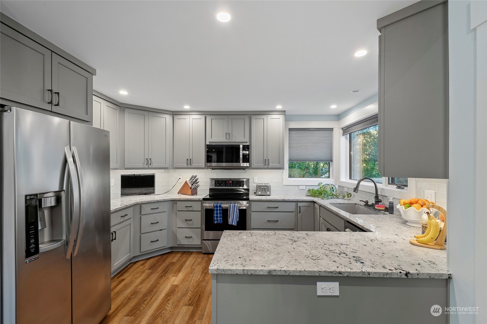 4708 Anaco Beach Road Anacortes, WA 98221 - Photo 10 of 40 Gallery Image 10