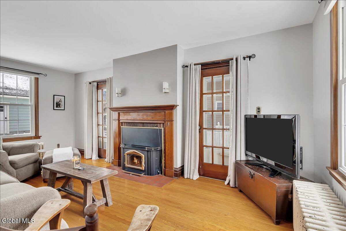 251 North Greenbush Road Troy, NY 12180 - Photo 4 of 28 04-P1649837fire