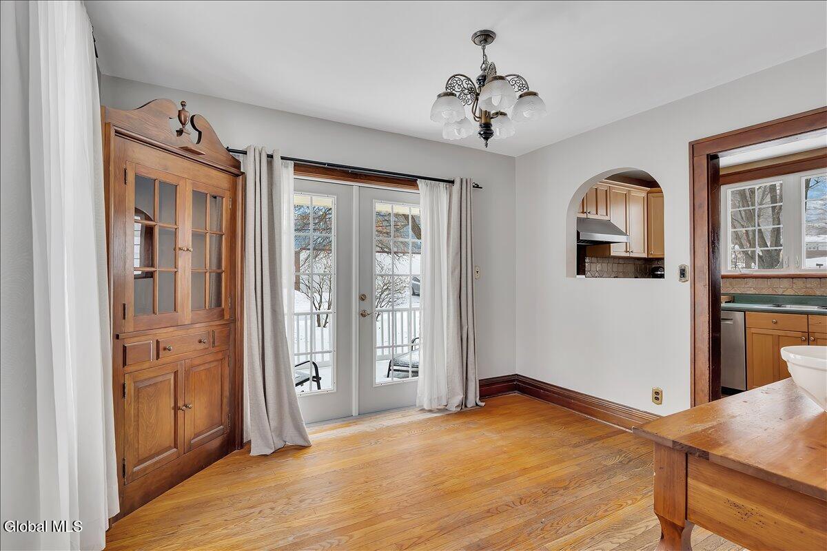 251 North Greenbush Road Troy, NY 12180 - Photo 9 of 28 08-P1649862