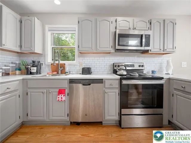 $320,000 | 1533 Black Birch Way, Tobyhanna, PA 18466