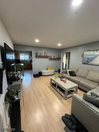 $1,695 | 203 North Beverwyck Road, Unit 8, Lake Hiawatha, NJ 07034