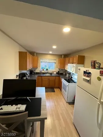 $1,695 | 203 North Beverwyck Road, Unit 8, Lake Hiawatha, NJ 07034