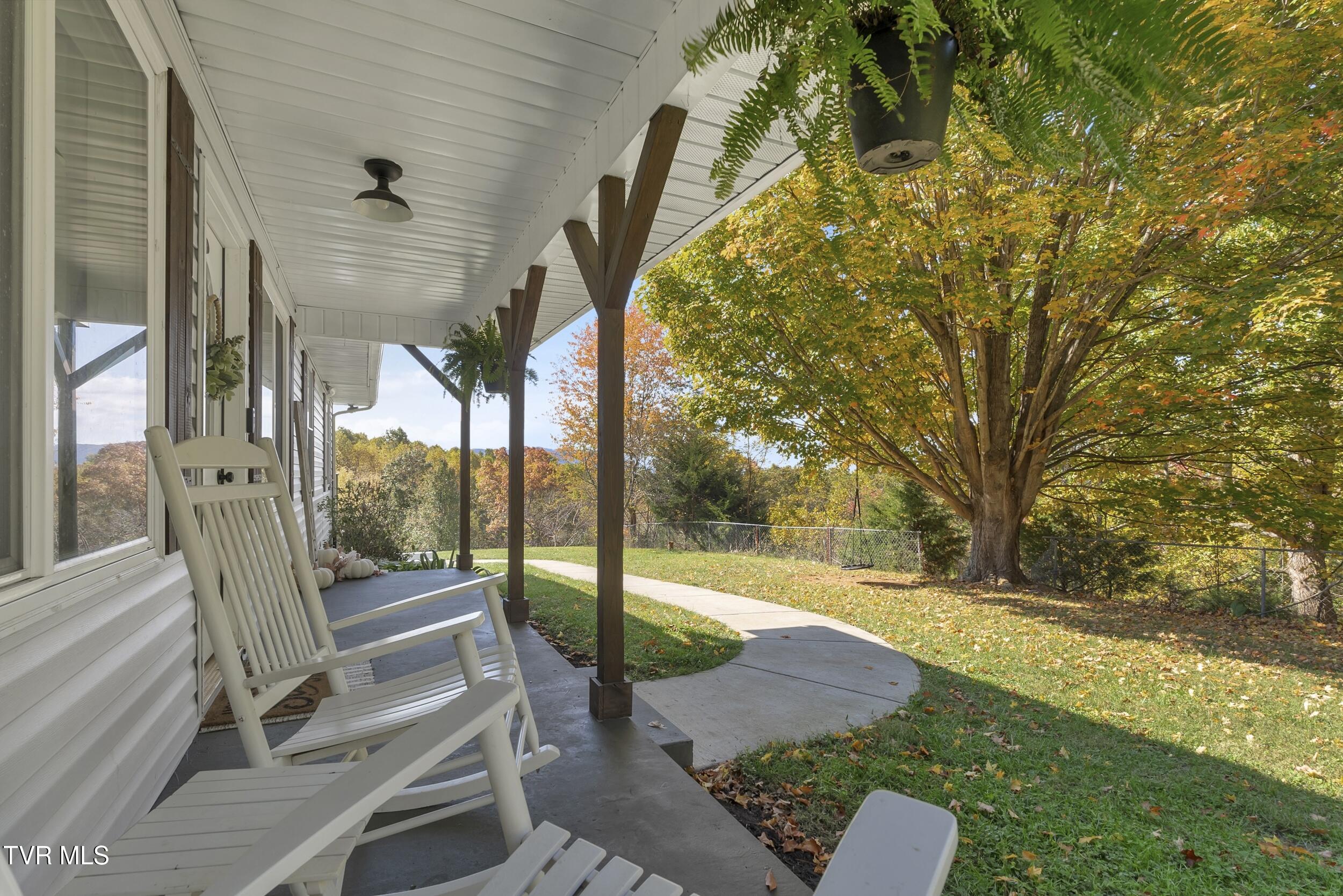 448 Cherry Grove Road Jonesborough, TN 37659 - Photo 3 of 105 6_arw03863