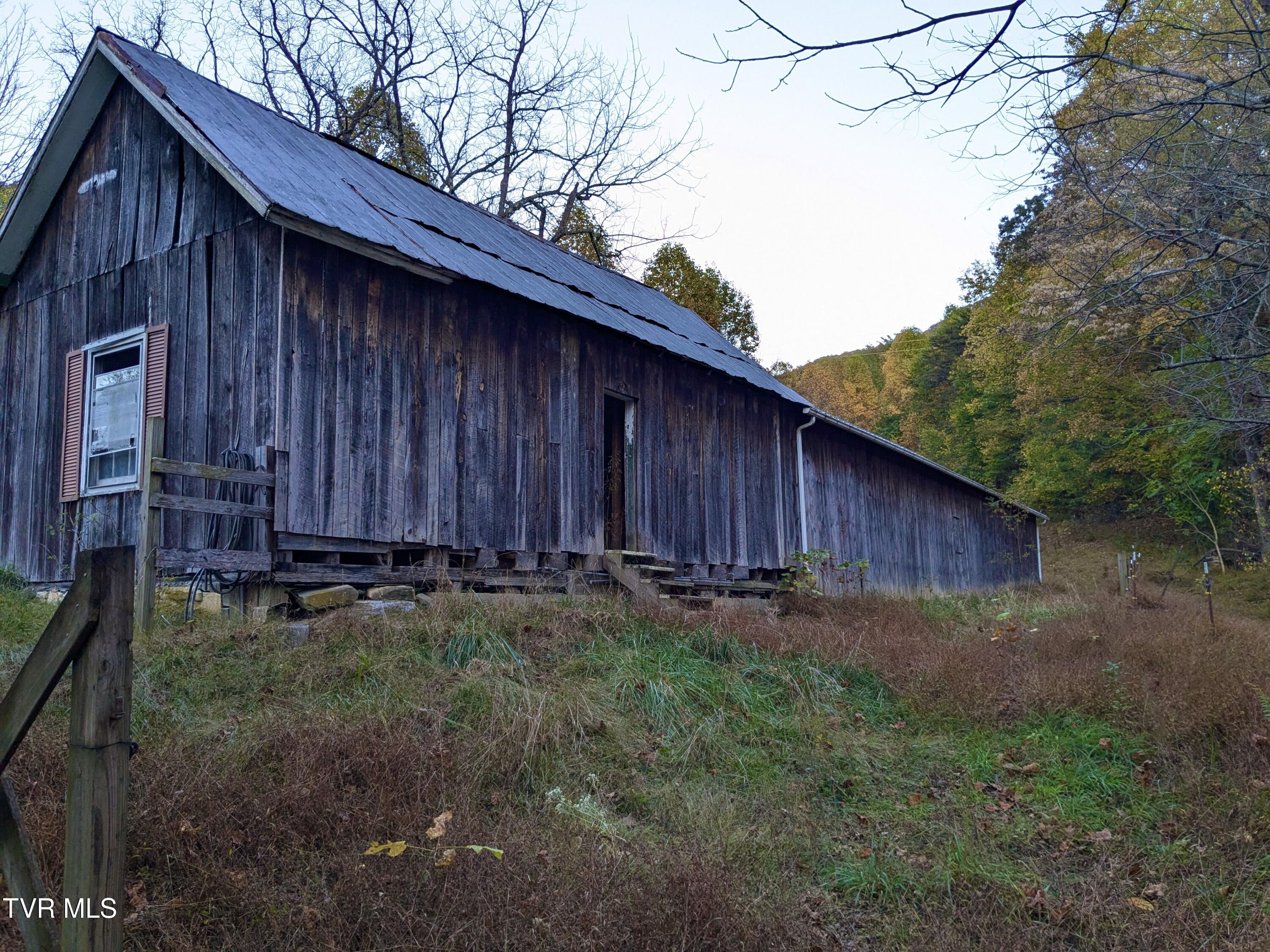 448 Cherry Grove Road Jonesborough, TN 37659 - Photo 72 of 105 PXL_20241030_222144011