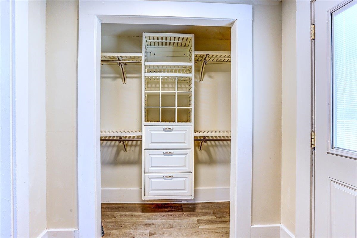 989 Bruce Street Memphis, TN 38104 - Photo 19 of 40 View of closet