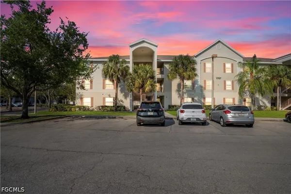 $1,450 | 1767 Four Mile Cove Parkway, Unit 826, Cape Coral, FL 33990