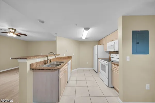 $1,450 | 1767 Four Mile Cove Parkway, Unit 826, Cape Coral, FL 33990