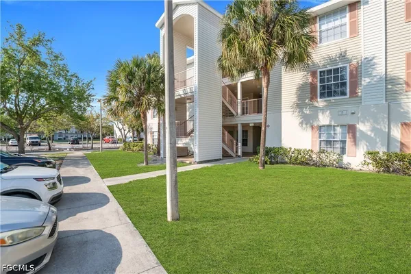 $1,450 | 1767 Four Mile Cove Parkway, Unit 826, Cape Coral, FL 33990