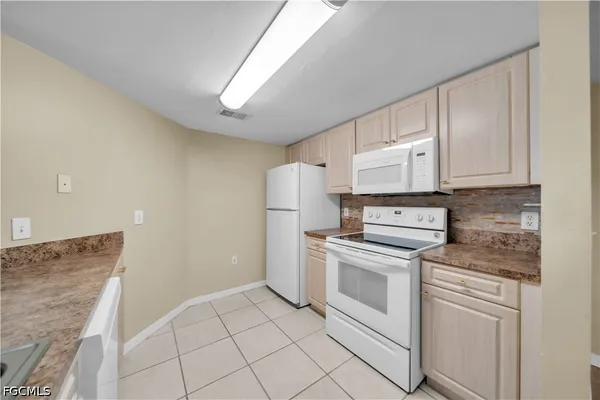 $1,450 | 1767 Four Mile Cove Parkway, Unit 826, Cape Coral, FL 33990