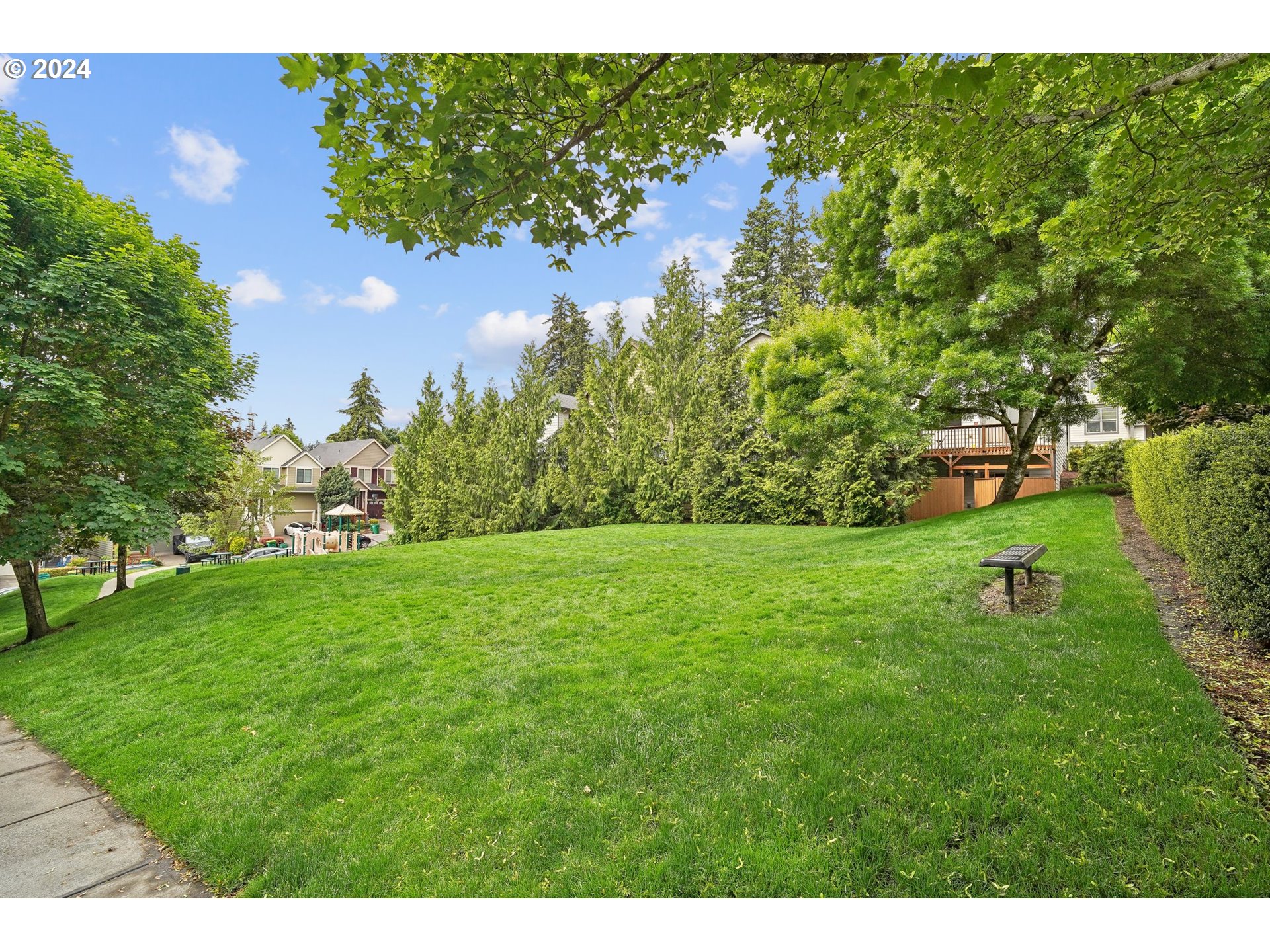 15528 Southwest Stone Ridge Circle Beaverton, OR 97007 - Photo 36 of 38 Gallery Image 36