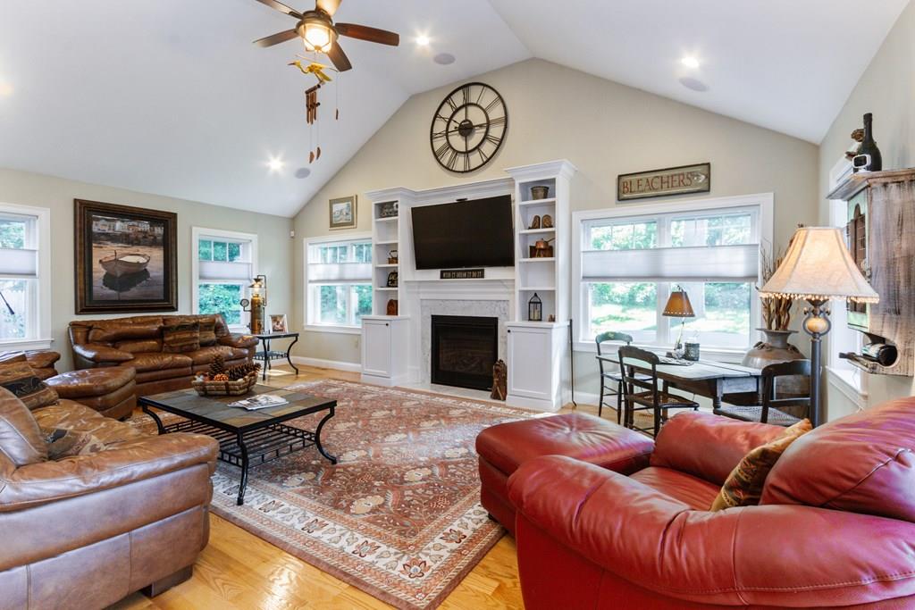 23 Farm Street Bellingham, MA 02019 - Photo 5 of 36 Gallery Image 5