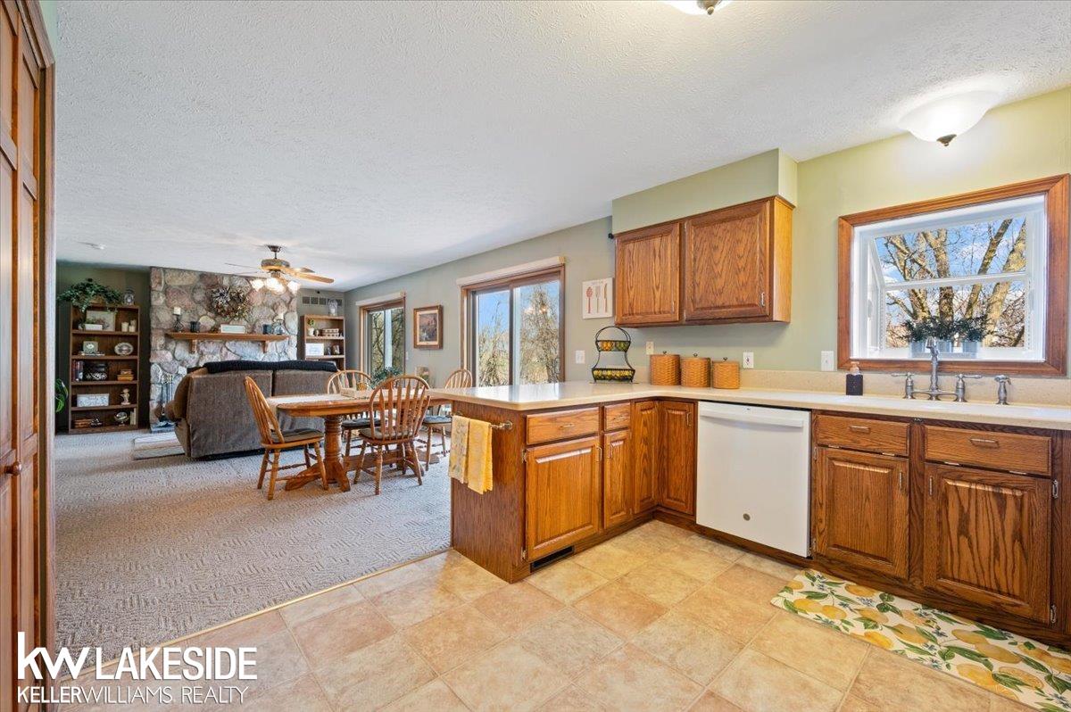 51980 Romeo Plank Road Macomb, MI 48042 - Photo 14 of 39 50203874-54536dd7-e8e7-4ef8-aa6b-c448961c82f3.JPG