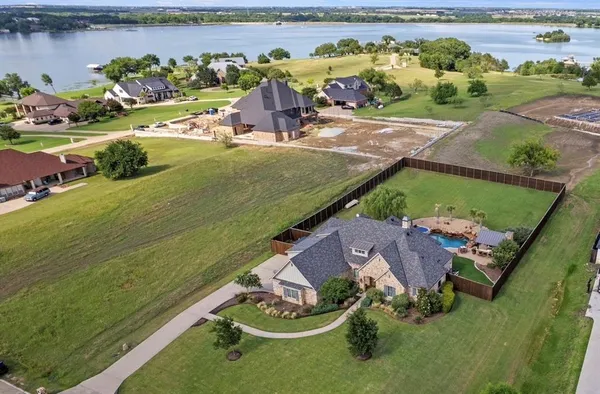 $899,000 | 103 Eagle Point Drive, Waxahachie, TX 75165
