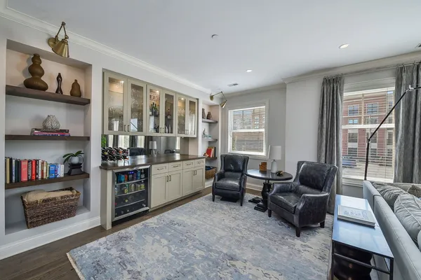 $1,290,000 | 460 Pennsylvania Avenue, Unit A1, Glen Ellyn, IL 60137