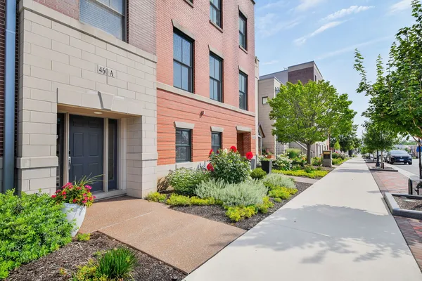 $1,290,000 | 460 Pennsylvania Avenue, Unit A1, Glen Ellyn, IL 60137