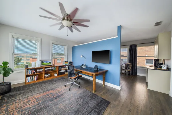 $1,290,000 | 460 Pennsylvania Avenue, Unit A1, Glen Ellyn, IL 60137