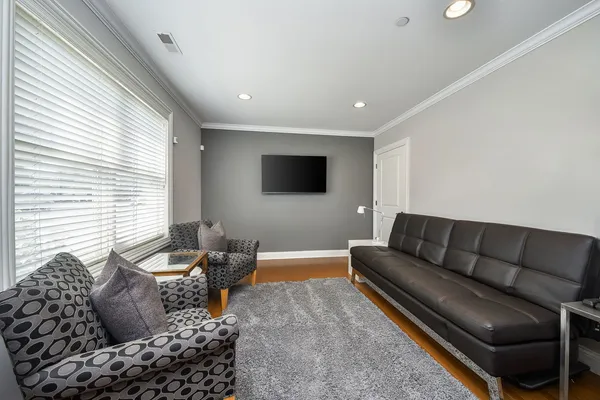 $1,290,000 | 460 Pennsylvania Avenue, Unit A1, Glen Ellyn, IL 60137