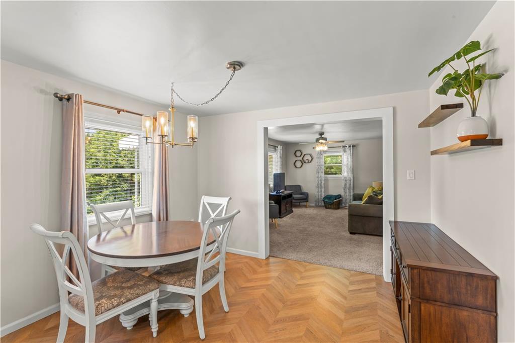 1460 Nine Eighty Road Canonsburg, PA 15317 - Photo 14 of 33 Perfect dining area for all your family gatherings.