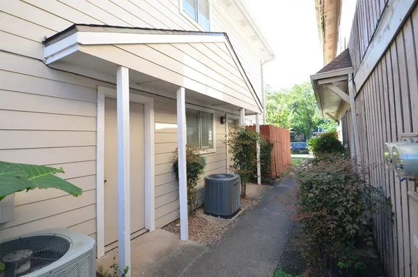 $1,500 | 5993 Allday Drive, Unit B, Houston, TX 77036