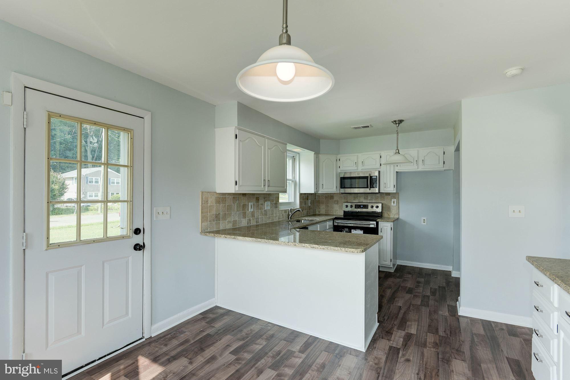6304 Hanover Avenue Springfield, VA 22150 - Photo 13 of 30 Kitchen