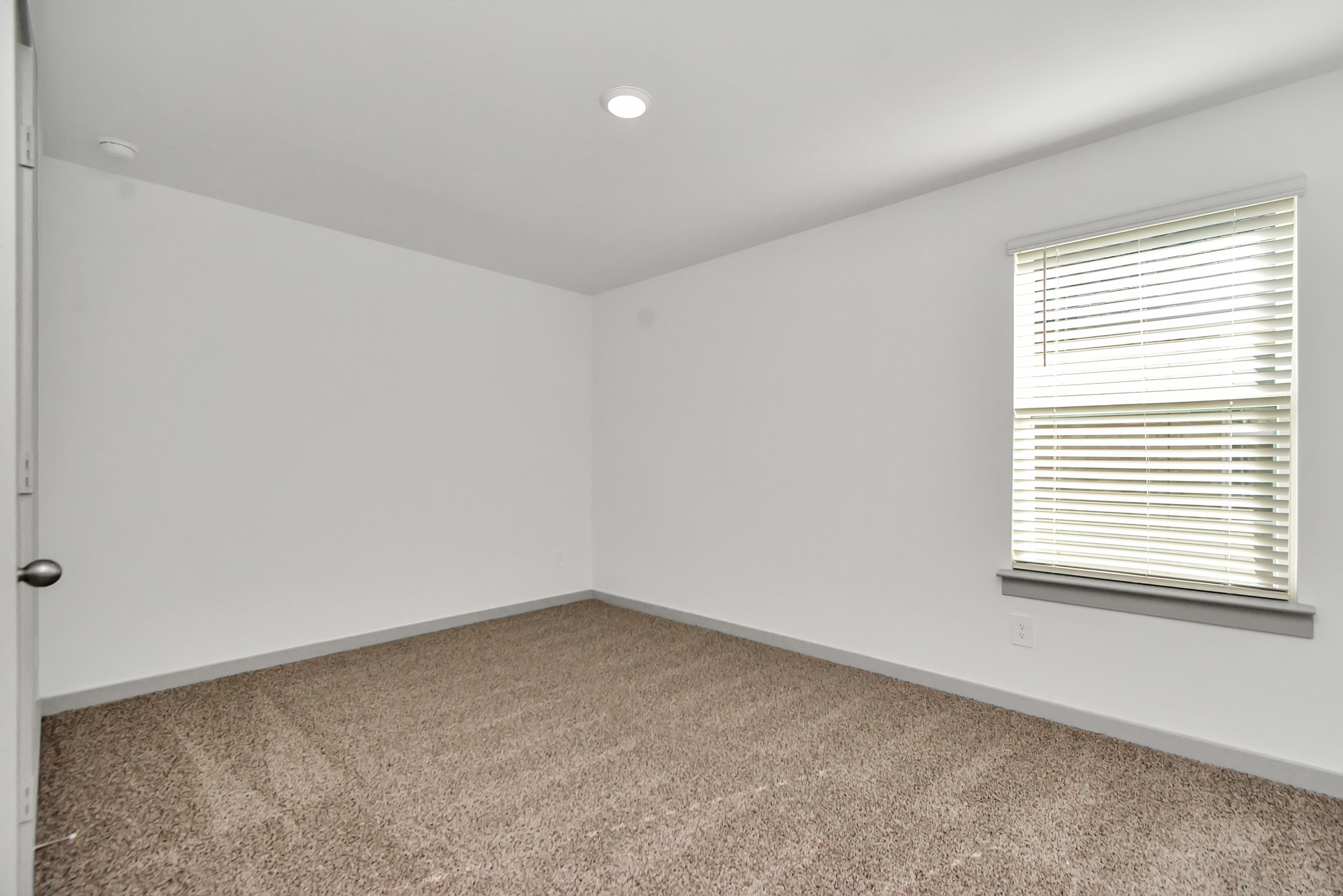 1114 Hughes Crossing Drive Rosharon, TX 77583 - Photo 13 of 32