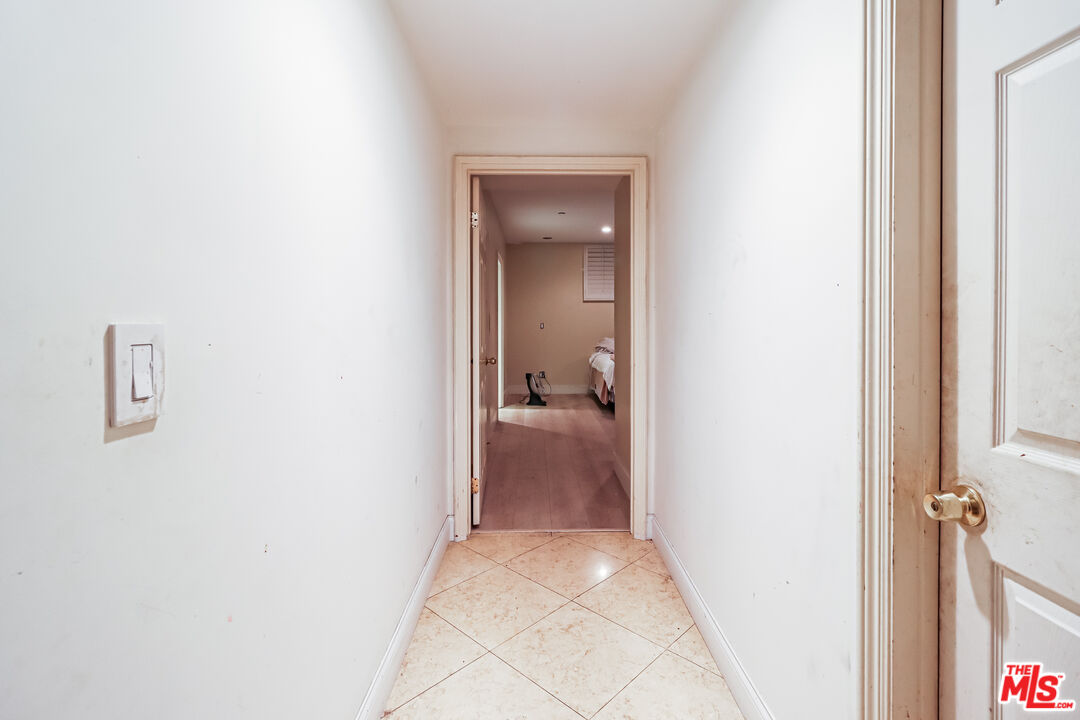 4310 Cahuenga Boulevard, Unit 103 Toluca Lake, CA 91602 - Photo 14 of 32